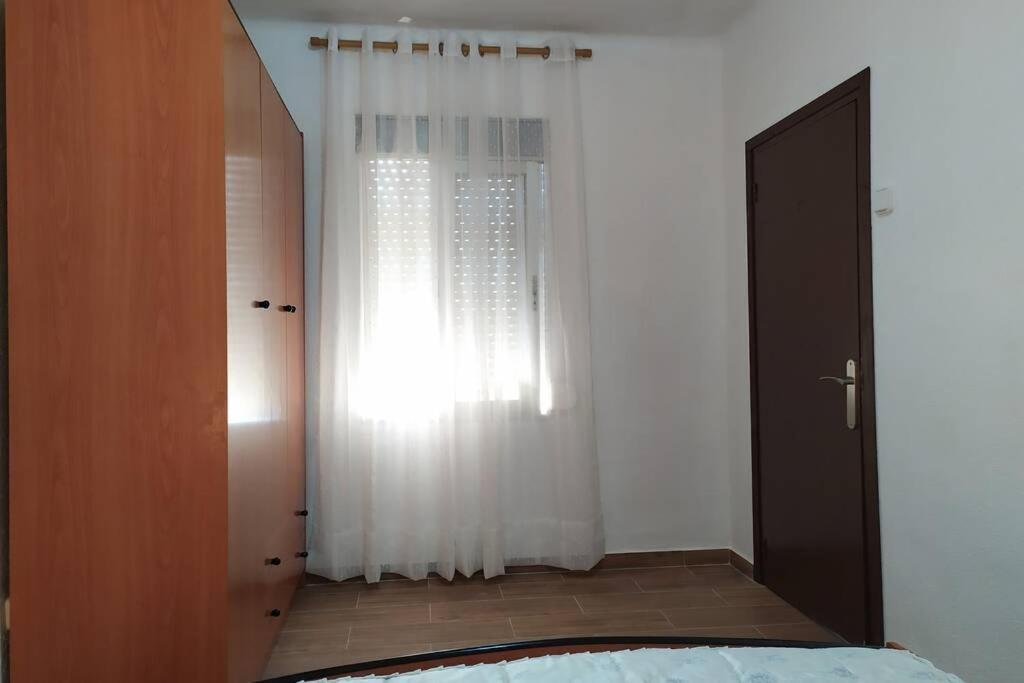 Una Llar Amb Vista A L'Ampolla Exterior foto